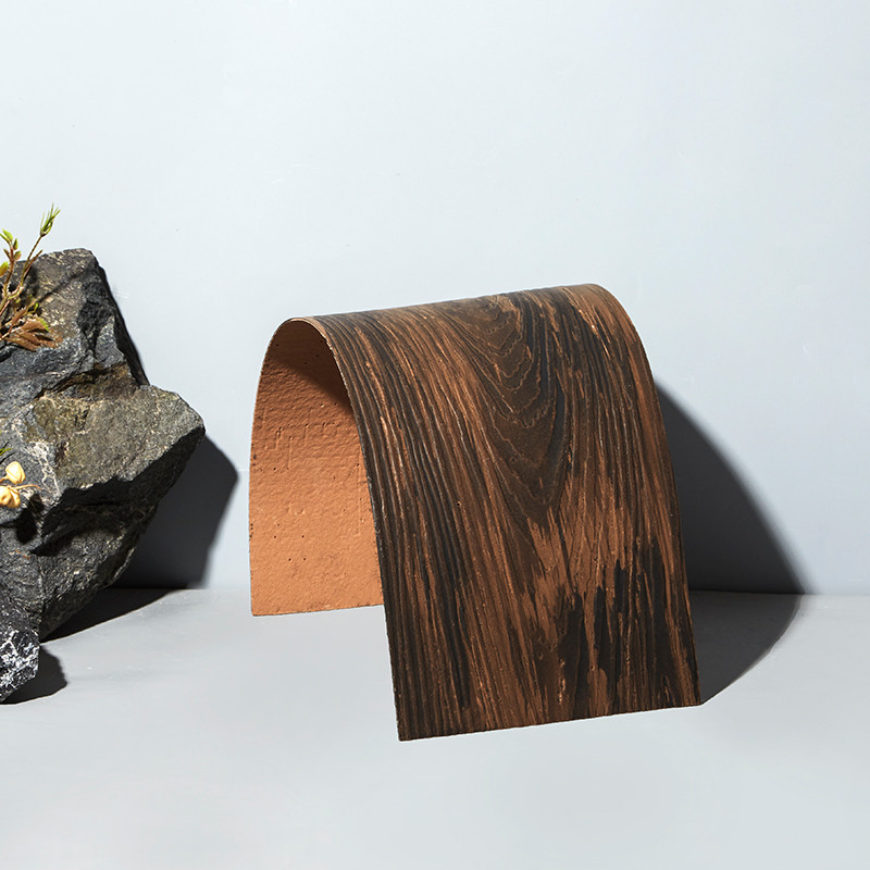 Außerhalb keramischen ahmen Sie Holzoberfläche nach, die flexible Wand errichtendes dekoratives Material mit Ziegeln deckt