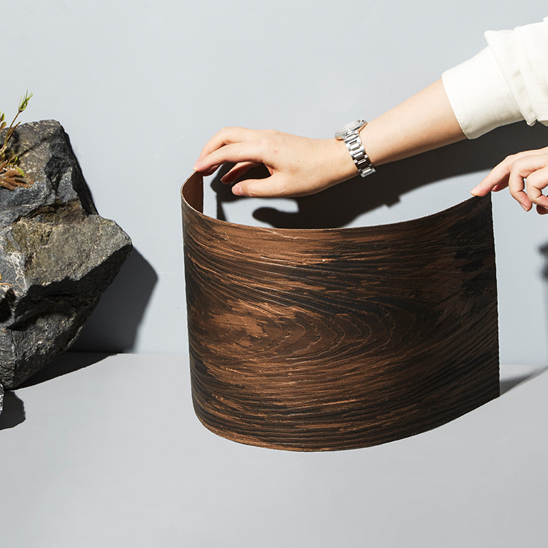 Außerhalb keramischen ahmen Sie Holzoberfläche nach, die flexible Wand errichtendes dekoratives Material mit Ziegeln deckt