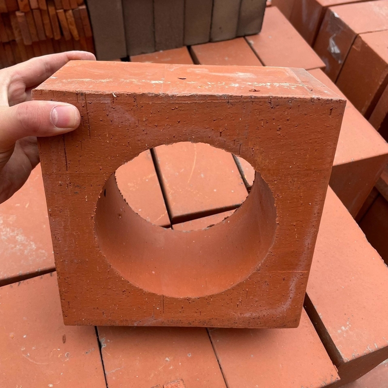 Natürliche rote Tonterrakotta Hohlblöcke Jaali Fliesen für Wandverkleidung Windziegel Größe 200X200 mm Quadratmuster