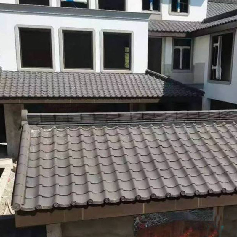 Traditionelle japanische Keramikdachfliesen Handgefertigtes Tonmaterial Rotbraun Ideal für Tempel und Gärten