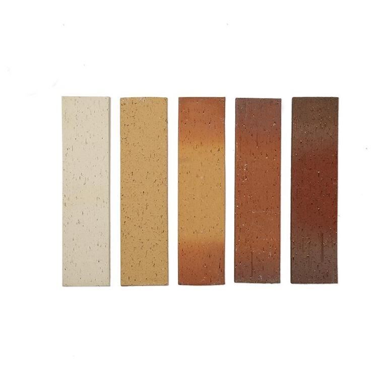 Natürliche Ton-Außenwandverkleidungsteile mit in den Ofen gebranntem Finish Split-Face-Brick-Wall Veneer-Fliese für Cafés und Wohnfassaden