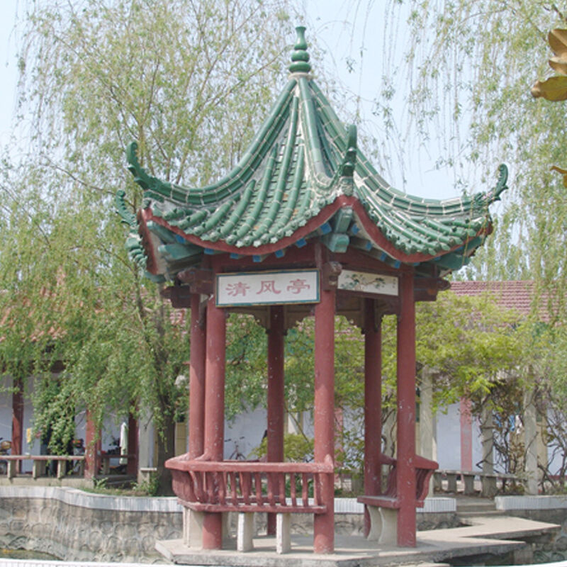 Antikes Holzpavillon Teehaus mit traditionellen chinesischen grün glasierten Ziegeln, manuelles Pavillon für moderne Parkhöfe, Außenraumerweiterung